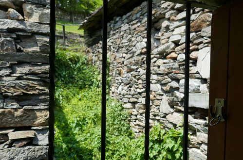 Photo 11 - Maison de 2 chambres à Serravalle avec jardin et vues sur la montagne