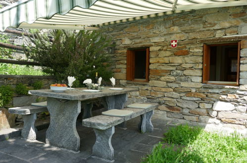 Foto 5 - Casa de 2 habitaciones en Serravalle con jardín y vistas a la montaña