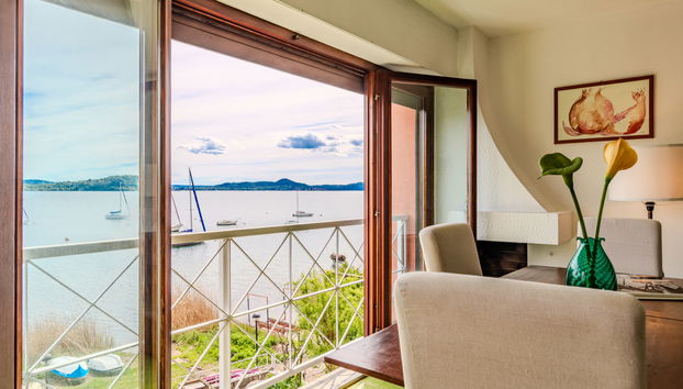 3 bedroom Apartment in Leggiuno with swimming pool and garden - Photo 3