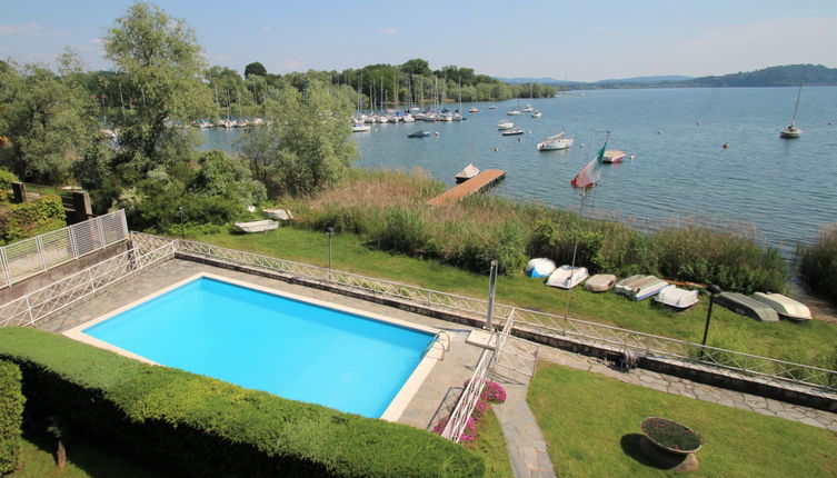 Foto 1 - Appartamento con 2 camere da letto a Leggiuno con piscina e vista sulle montagne