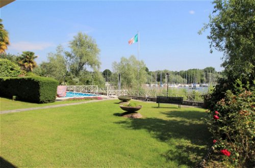 Photo 20 - 2 bedroom Apartment in Leggiuno with swimming pool and mountain view