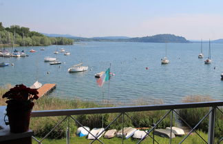 Foto 3 - Appartamento con 2 camere da letto a Leggiuno con piscina e vista sulle montagne