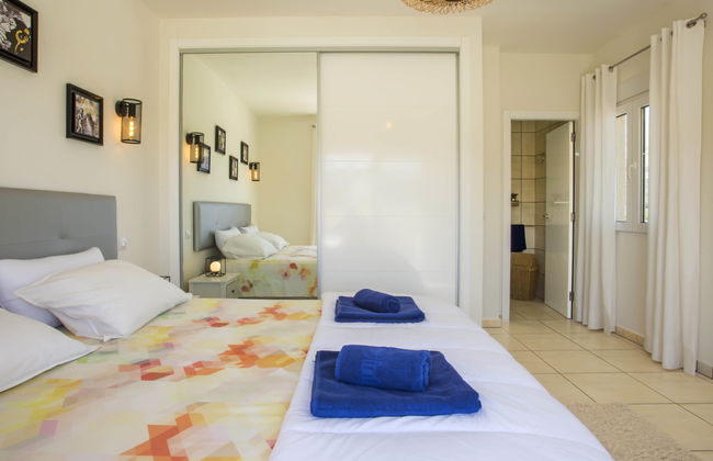 Casa de 4 quartos em Orba com piscina privada e jardim - Foto 16