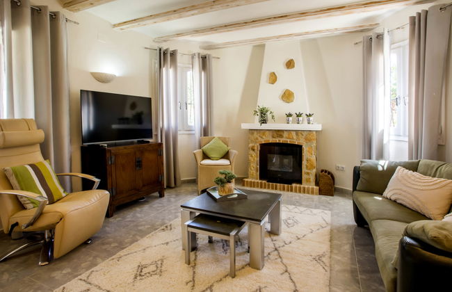 Casa de 4 quartos em Orba com piscina privada e jardim - Foto 6
