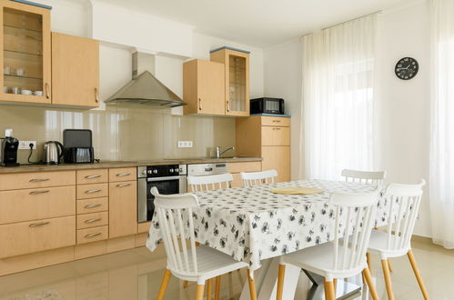 Foto 15 - Apartamento de 2 quartos em Balatonszárszó com jardim