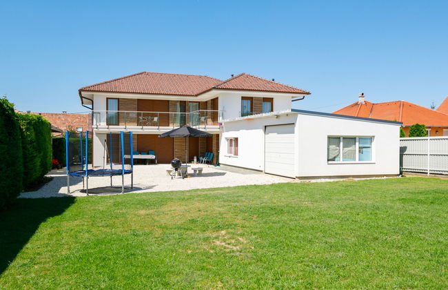 Apartamento de 3 quartos em Balatonszárszó com jardim - Foto 1