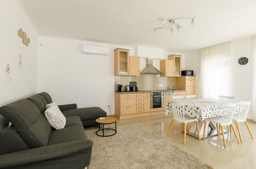 Foto 3 - Apartamento de 2 habitaciones en Balatonszárszó con jardín