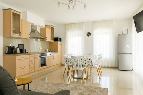 Foto 19 - Apartamento de 2 quartos em Balatonszárszó com jardim