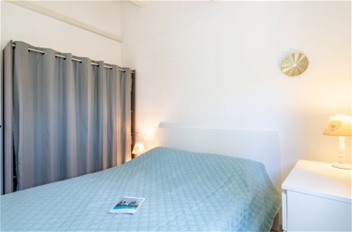 Foto 13 - Apartamento de 1 habitación en Cogolin con piscina y vistas al mar