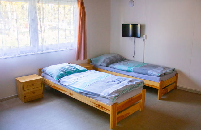 Casa de 4 quartos em Hradec Kralove com jardim - Foto 12