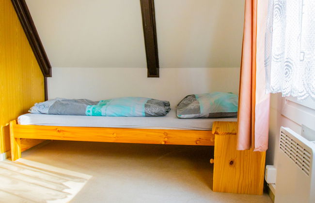 Casa de 4 quartos em Hradec Kralove com jardim - Foto 14