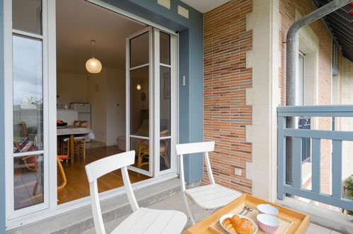 Foto 20 - Apartamento de 2 quartos em Deauville com vistas do mar