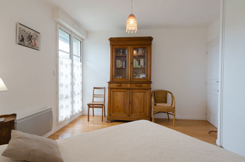 Foto 16 - Appartamento con 2 camere da letto a Deauville con vista mare