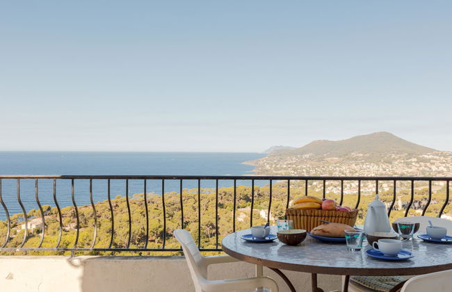 Apartamento de 1 quarto em Carqueiranne com terraço - Foto 1
