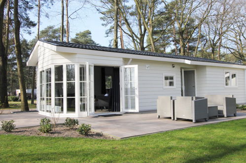 Photo 3 - Maison de 2 chambres à Belfeld avec piscine et terrasse