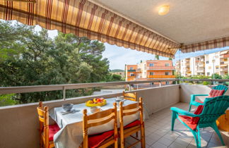 Foto 1 - Appartamento con 2 camere da letto a Cavalaire-sur-Mer con terrazza e vista mare