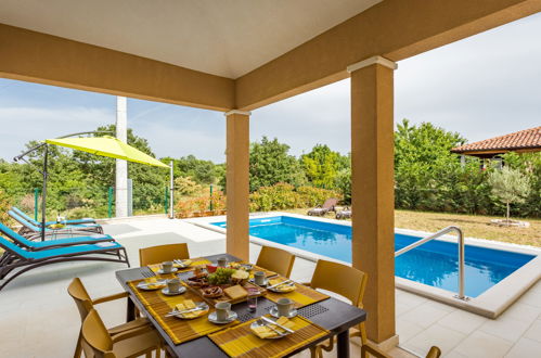 Foto 8 - Casa de 3 quartos em Buje com piscina privada e terraço
