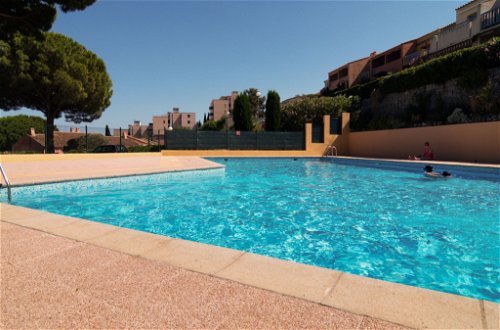 Foto 17 - Apartamento de 2 quartos em Cavalaire-sur-Mer com piscina e vistas do mar