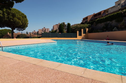 Photo 17 - Appartement de 2 chambres à Cavalaire-sur-Mer avec piscine et vues à la mer