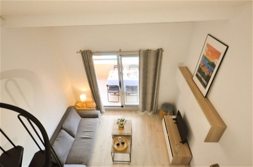 Foto 2 - Appartamento con 1 camera da letto a Cavalaire-sur-Mer con piscina e vista mare