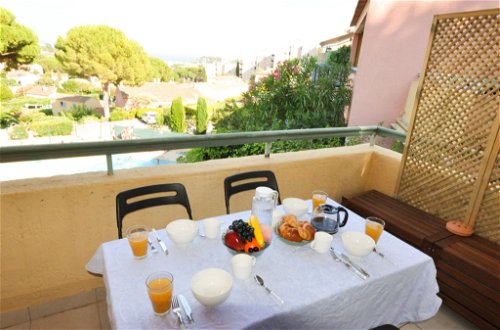Photo 9 - 1 bedroom Apartment in Cavalaire-sur-Mer with swimming pool and sea view