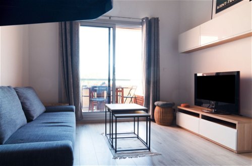 Foto 23 - Apartamento de 1 habitación en Cavalaire-sur-Mer con piscina y vistas al mar