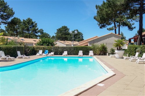Foto 1 - Casa a Les Mathes con piscina e vista mare