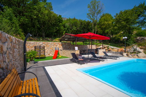 Photo 30 - Maison de 2 chambres à Vinodolska Općina avec piscine privée et vues à la mer