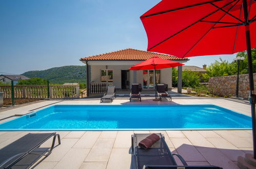 Foto 29 - Casa con 2 camere da letto a Vinodolska Općina con piscina privata e vista mare