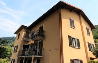 Foto 3 - Appartamento con 2 camere da letto a Maccagno con Pino e Veddasca con giardino e vista sulle montagne
