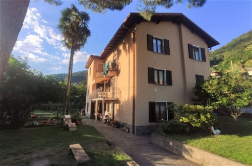 Foto 2 - Apartment mit 2 Schlafzimmern in Maccagno con Pino e Veddasca mit garten und blick auf die berge