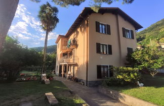 Photo 2 - Appartement de 2 chambres à Maccagno con Pino e Veddasca avec jardin et vues sur la montagne