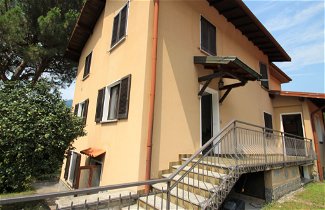 Foto 1 - Apartamento de 2 habitaciones en Maccagno con Pino e Veddasca con jardín y vistas a la montaña