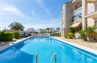 Foto 1 - Apartamento de 2 habitaciones en Castelló d'Empúries con piscina y vistas al mar