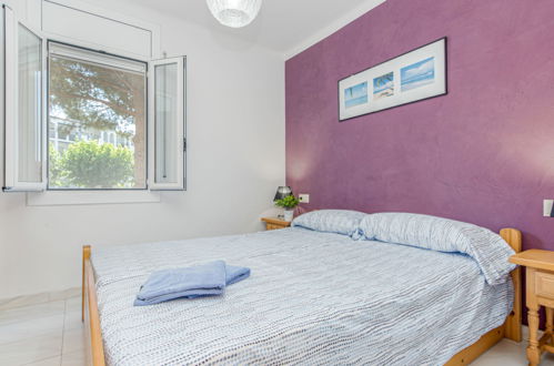 Foto 5 - Apartamento de 2 quartos em Castelló d'Empúries com piscina e vistas do mar