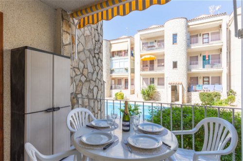 Foto 13 - Apartment mit 2 Schlafzimmern in Castelló d'Empúries mit schwimmbad und blick aufs meer