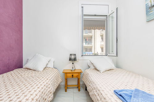 Foto 10 - Apartamento de 2 quartos em Castelló d'Empúries com piscina e vistas do mar