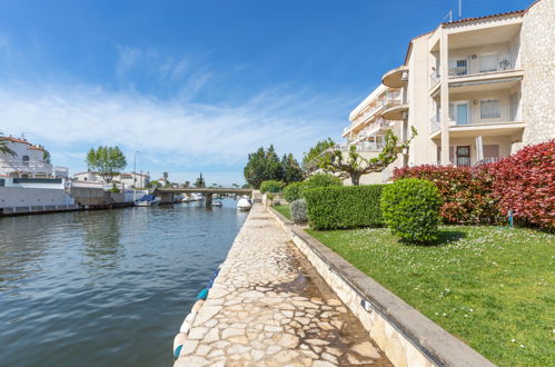 Foto 18 - Apartment mit 2 Schlafzimmern in Castelló d'Empúries mit schwimmbad und blick aufs meer