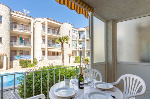 Photo 14 - 2 bedroom Apartment in Castelló d'Empúries with swimming pool and garden