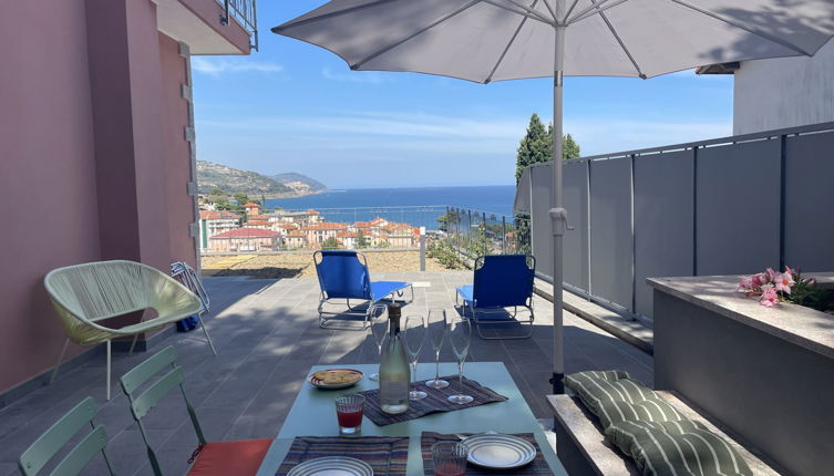 Foto 1 - Appartamento con 2 camere da letto a San Lorenzo al Mare con terrazza e vista mare