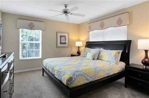 Photo 5 - 5 Bed 4 Bath Town With South Facing Pool 5 Bedroom Townhouse by RedAwning