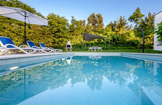Casa de 4 quartos em Raša com piscina privada e jardim - Foto 26