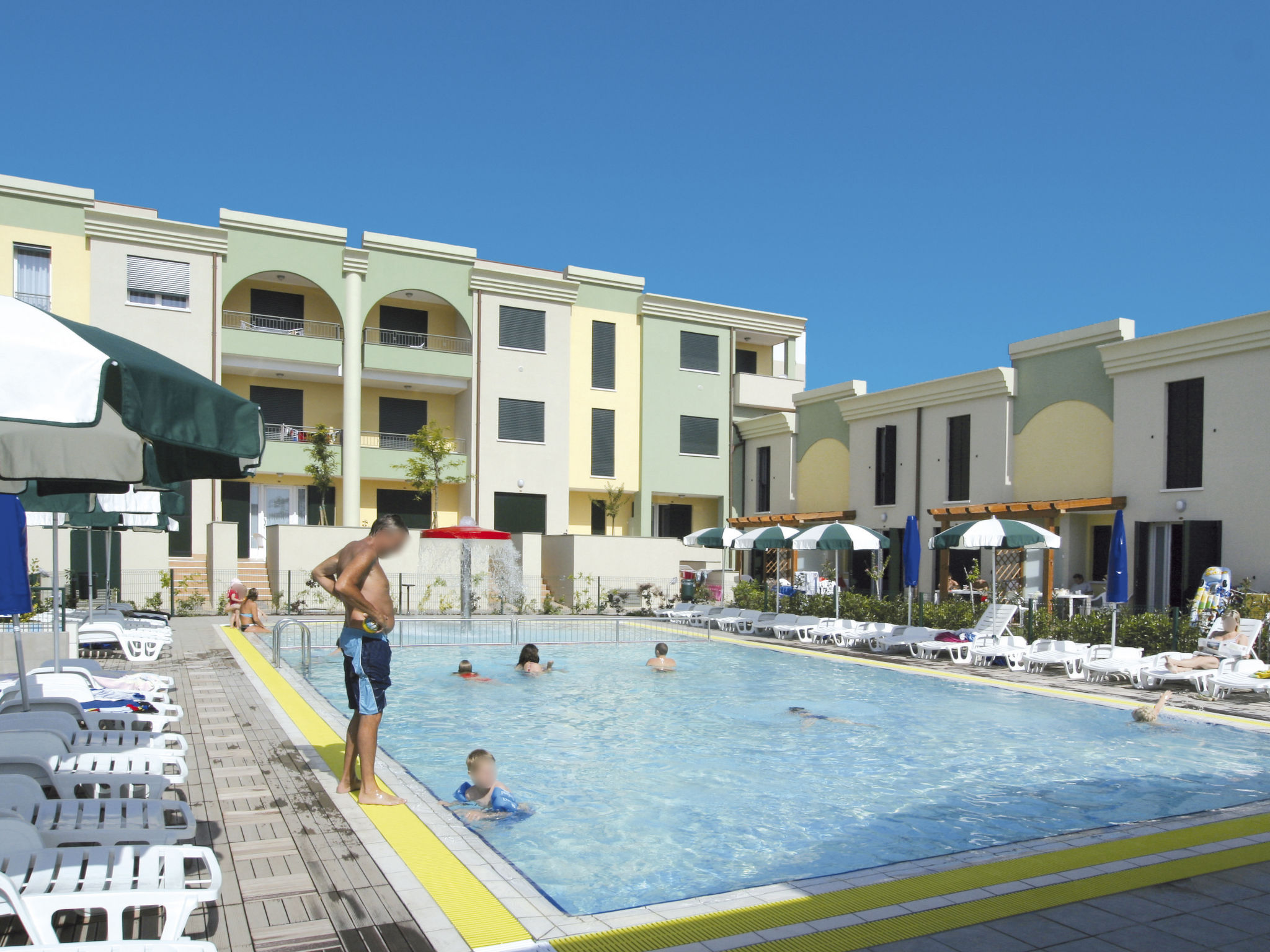 Photo 1 - 2 bedroom Apartment in Caorle with swimming pool and sea view