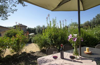 Photo 3 - 3 bedroom Apartment in Colle di Val d'Elsa with swimming pool and garden