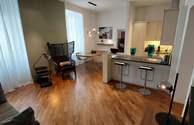 2 bedroom Apartment in Vienna - Photo 1