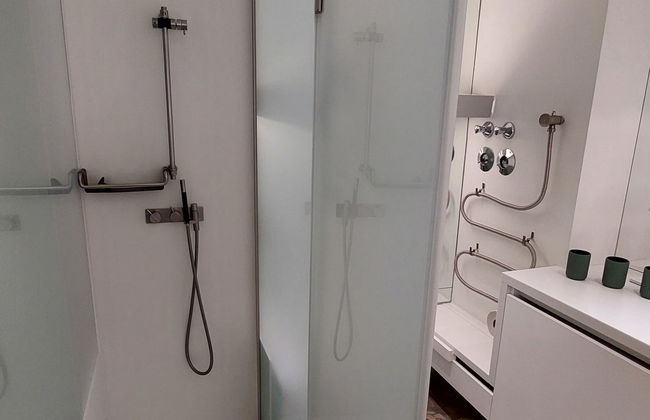 2 bedroom Apartment in Vienna - Photo 20