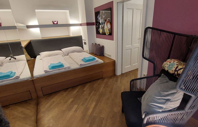 2 bedroom Apartment in Vienna - Photo 3