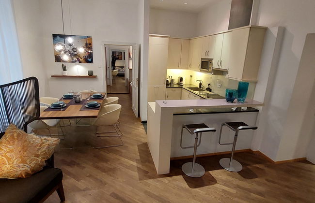 2 bedroom Apartment in Vienna - Photo 2