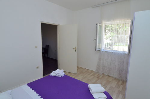 Foto 12 - Appartamento con 1 camera da letto a Sebenico con piscina e vista mare