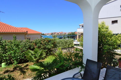 Foto 3 - Apartment mit 1 Schlafzimmer in Sibenik mit schwimmbad und blick aufs meer